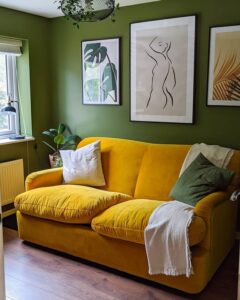 Желтый диван в интерьере разных стилей: универсальность и стильность