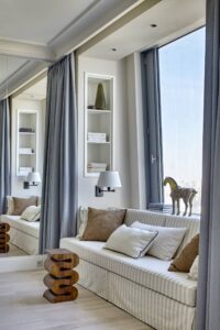 Идеальное место для отдыха: лежанки у окна и их удивительные особенности