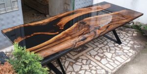 Восхитительное сочетание природного и современного: слэбовый стол с эпоксидной смолой – новый тренд в дизайне интерьера